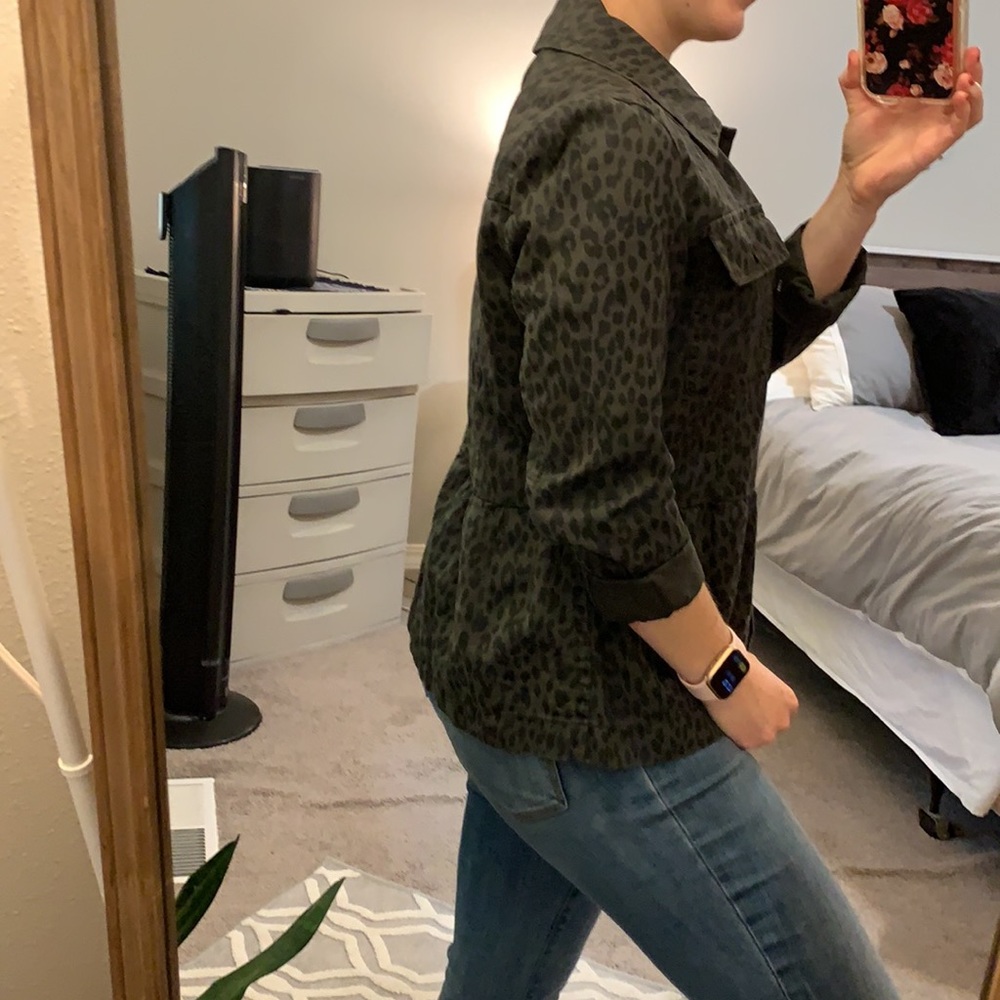 LOFT Leopard 🐆 Utility Jacket - Picture 8 of 14